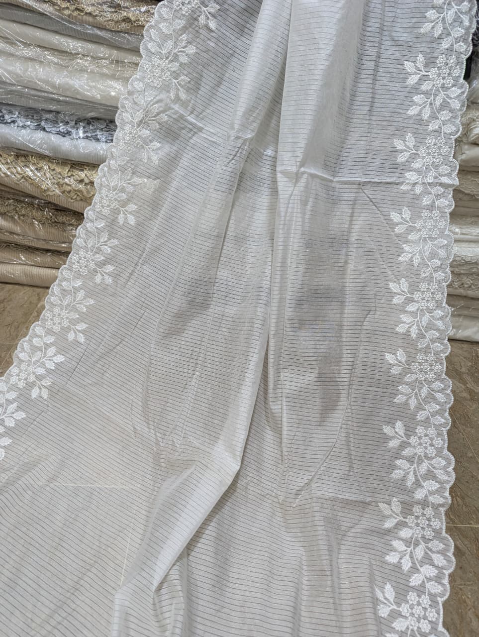 White Self-Lining Voile Lawn Scallop Dupatta with White Viscose Embroidery – Dyeable