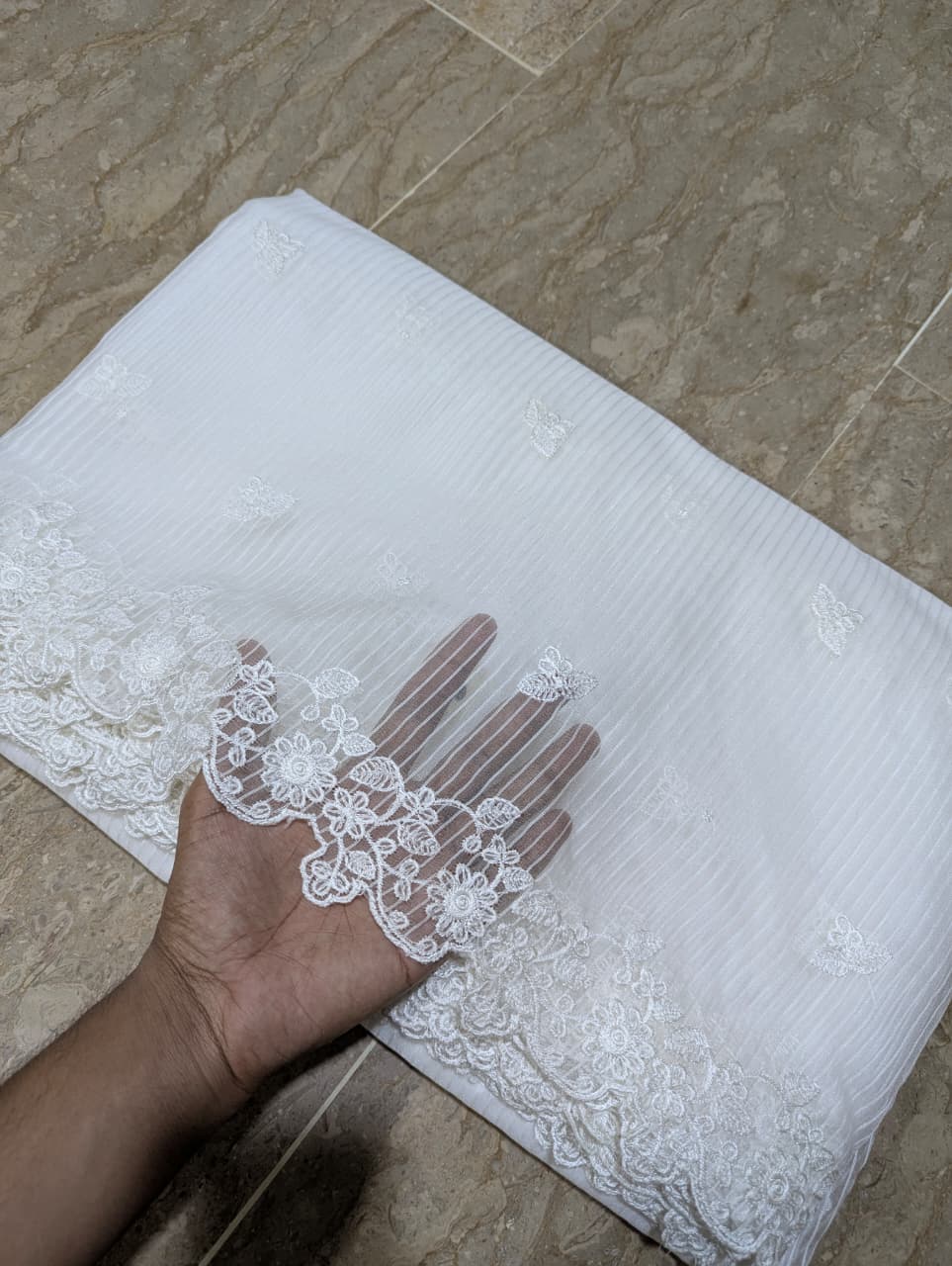White Organza Scallop Dupatta with Self Lining & White Viscose Embroidery – Dyeable
