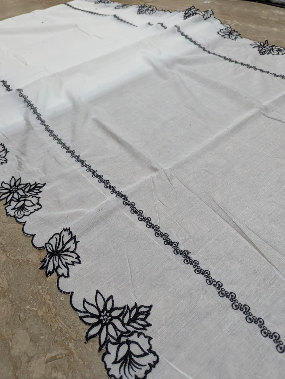 Voile Lawn Scalloped Dupatta with Black Embroidery – (D-206)