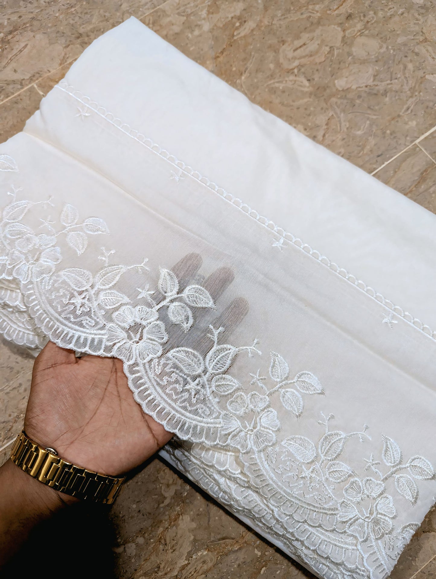 White Voile Lawn Scallop Dupatta with White Viscose Embroidery – Dyeable