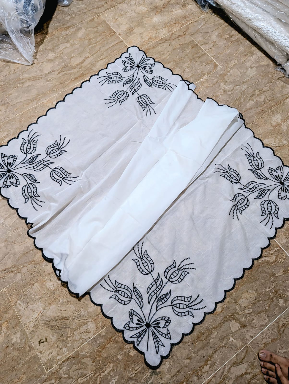 White Voile Lawn 4-Sided Scallop Dupatta with Black Embroidery – Dyeable