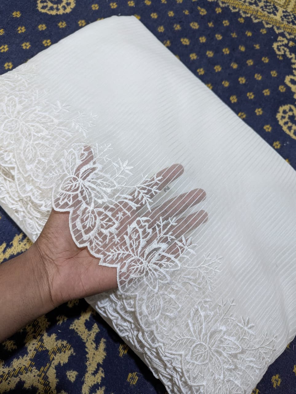 White Organza Scallop Dupatta with Self Lining & White Viscose Embroidery – Dyeable