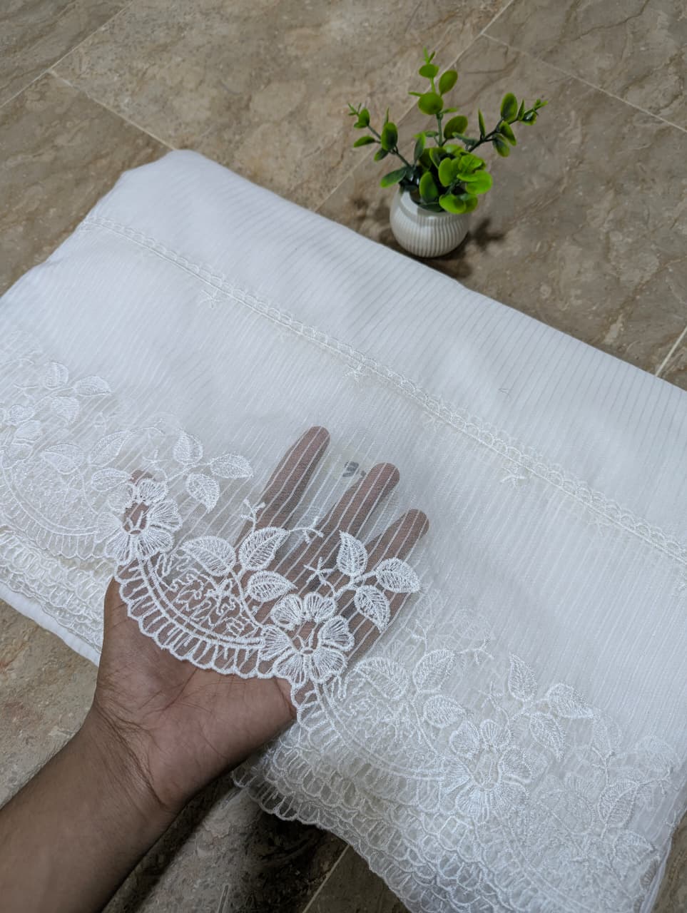 White Organza Scallop Dupatta with Self Lining & White Viscose Embroidery – Dyeable