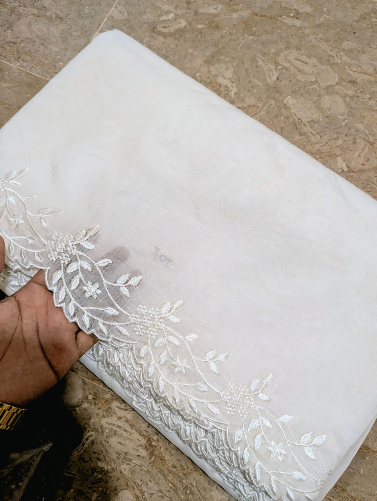 White Voile Lawn Scallop Dupatta with White Viscose Embroidery – Dyeable