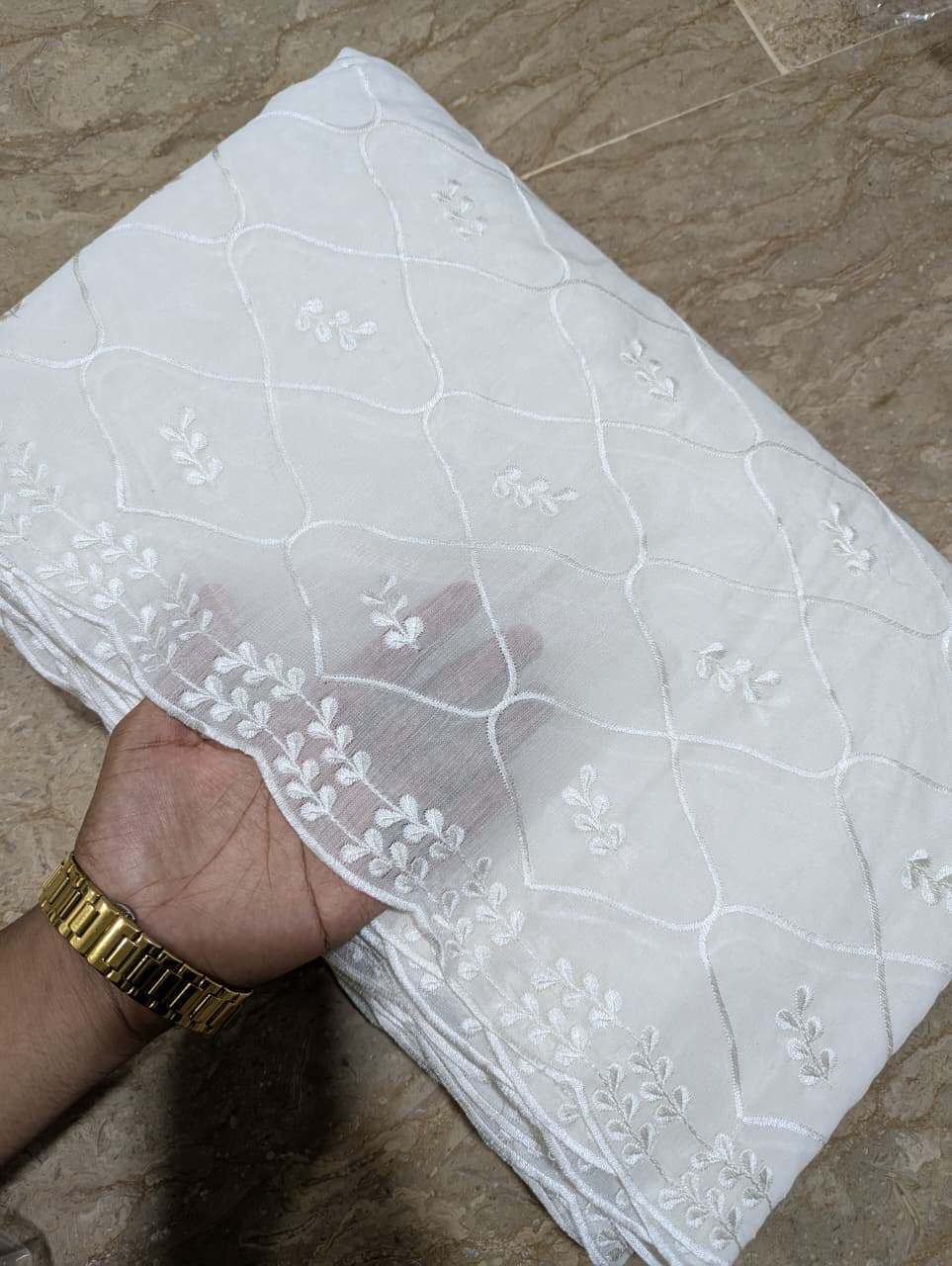 White Voile Lawn Scallop Dupatta with White Viscose Embroidery – Dyeable