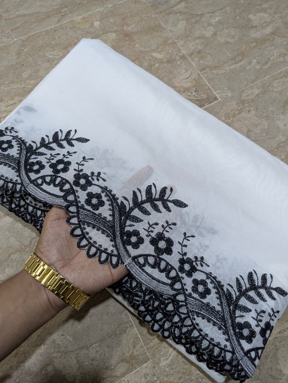 Voile Lawn Scalloped Dupatta with Black Embroidery – Badar and Sons #208