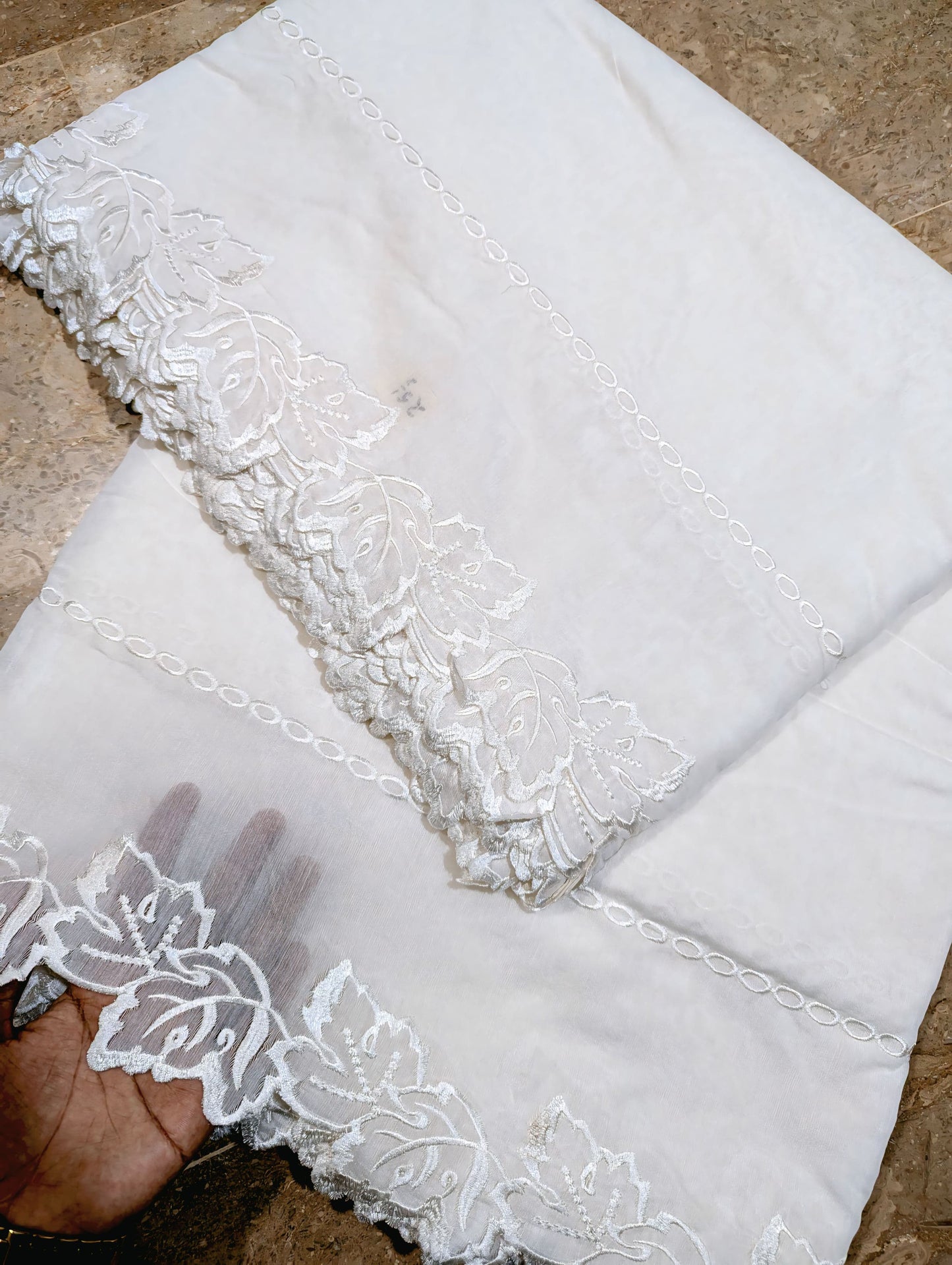 White Voile Lawn Scallop Dupatta with White Viscose Embroidery – Dyeable