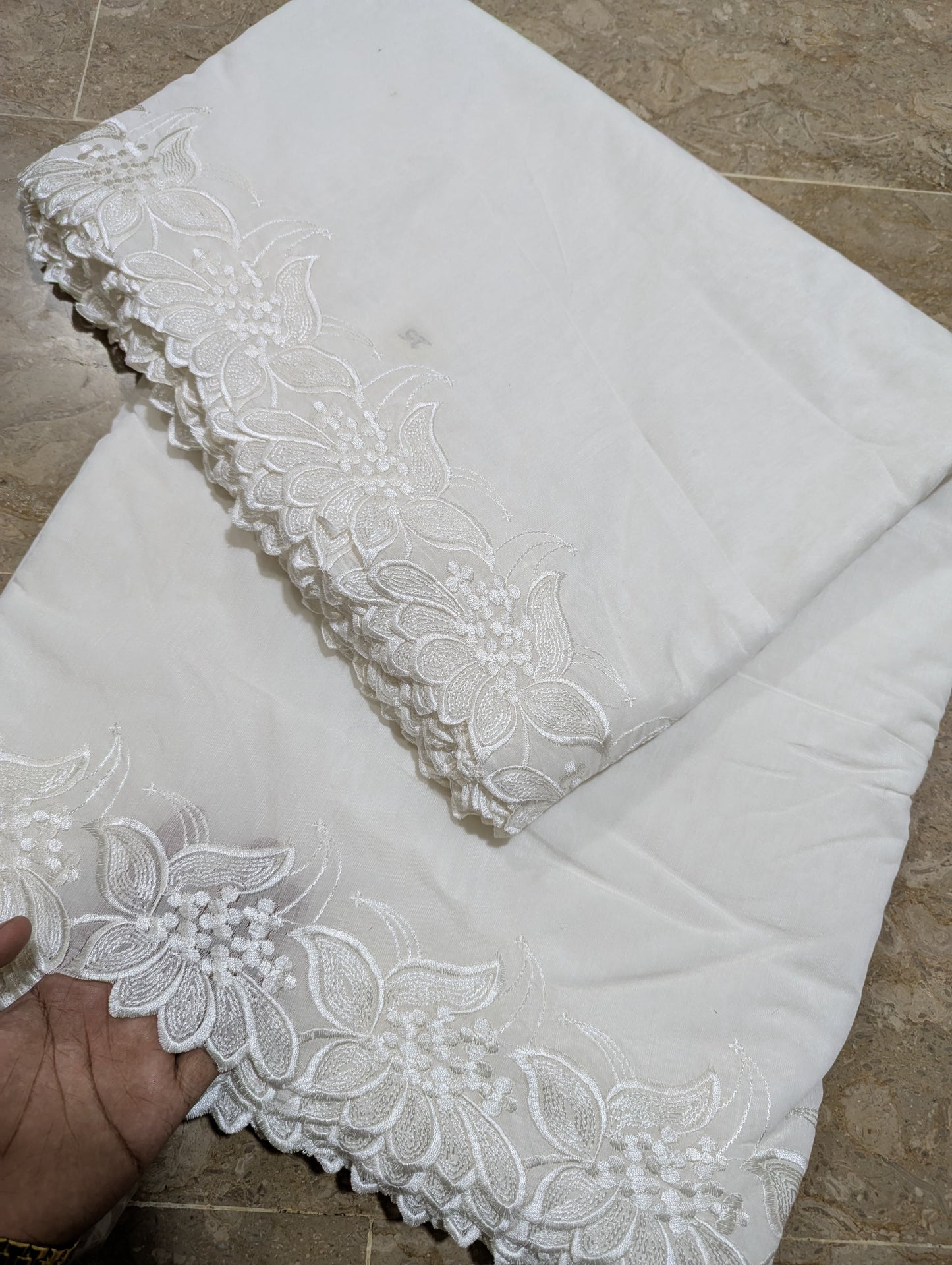 White Voile Lawn Scallop Dupatta with White Viscose Embroidery – Dyeable