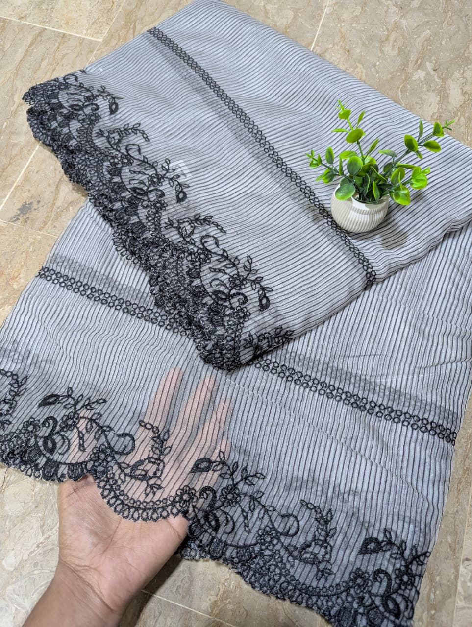 Dyeable White Black Self Lining Organza Scallop Dupatta with Black Embroidery