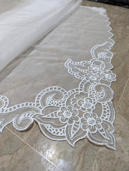 New White Organza 4-Sided Scallop Dupatta with Dyeable White Viscose Embroidery