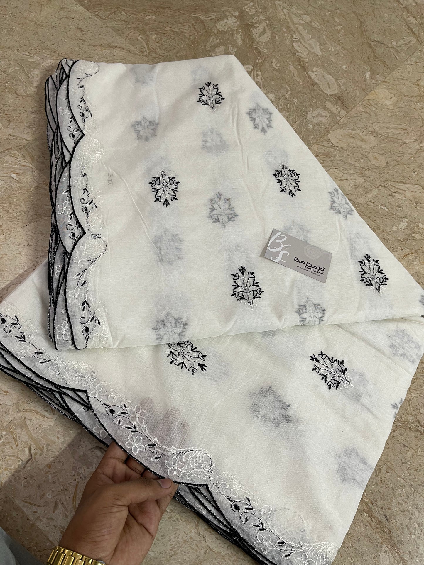 White Voile Lawn Scallop Dupatta with White & Black Two-Tone Embroidery – Dyeable