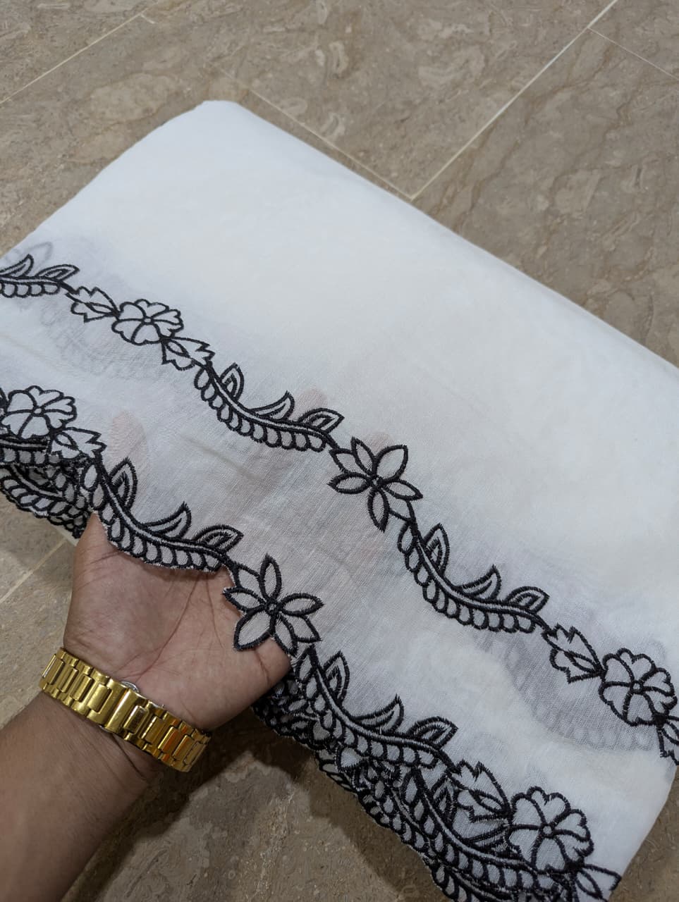 Voile Lawn Scalloped Dupatta with Black Embroidery