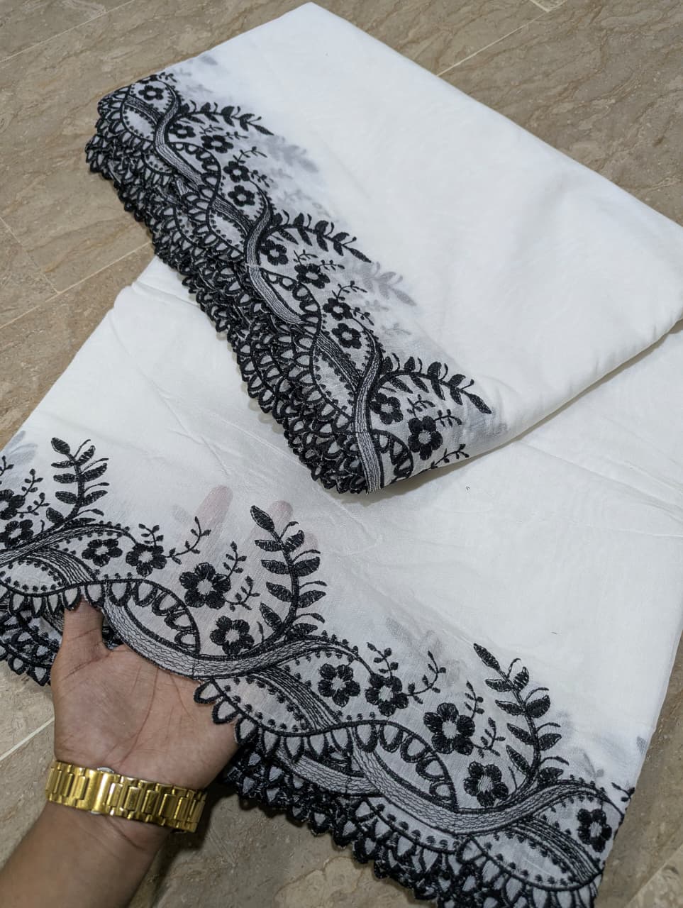 Voile Lawn Scalloped Dupatta with Black Embroidery – Badar and Sons #208