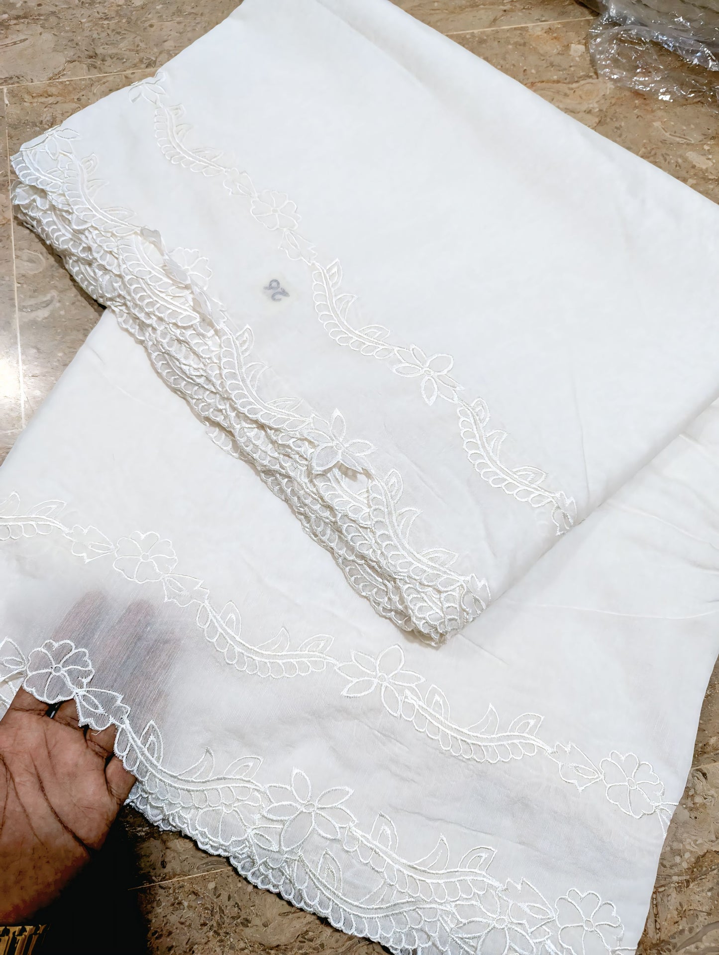 White Voile Lawn Scallop Dupatta with White Viscose Embroidery – Dyeable