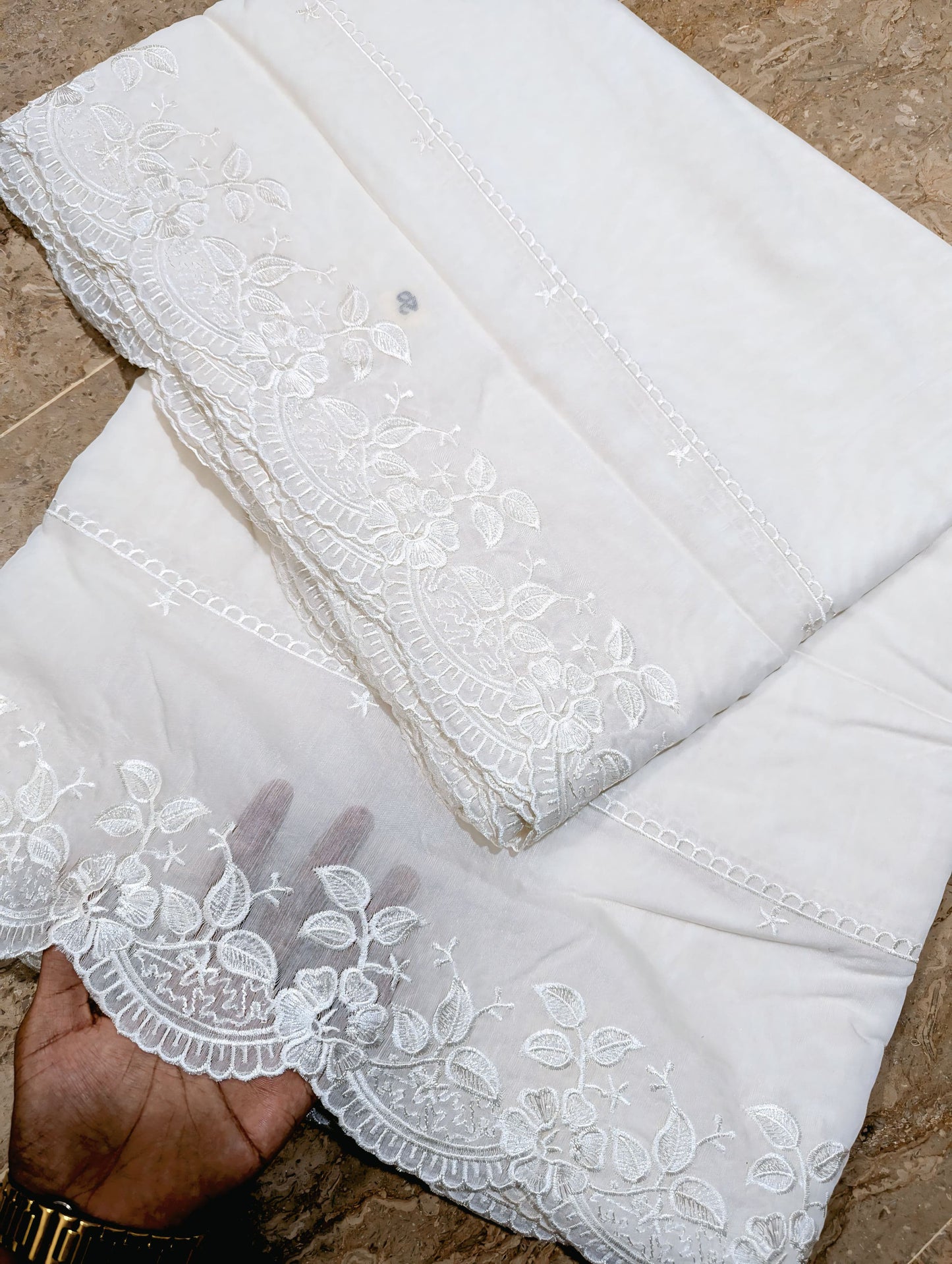 White Voile Lawn Scallop Dupatta with White Viscose Embroidery – Dyeable