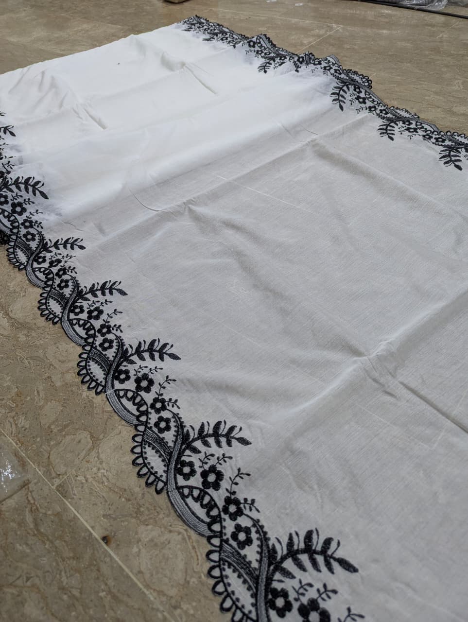 Voile Lawn Scalloped Dupatta with Black Embroidery – Badar and Sons #208